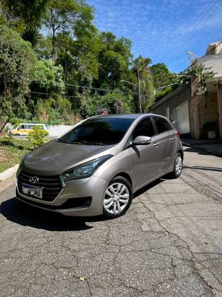 HYUNDAI HB20 1.0 COMFORT PLUS 12V FLEX 4P MANUAL HYUNDAI HB20 1.0 COMFORT PLUS 12V FLEX 4P MANUAL
